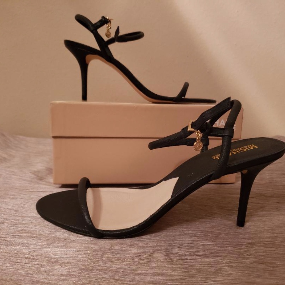 Michael Kors Blue Leather Carlene Sandals size 11M